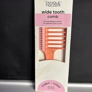 Pink Wide Tooth Hair Tool for Effortless Detangling